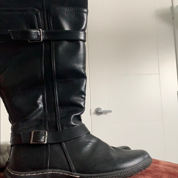 Wide legged winter boots - Picture 1 of 4